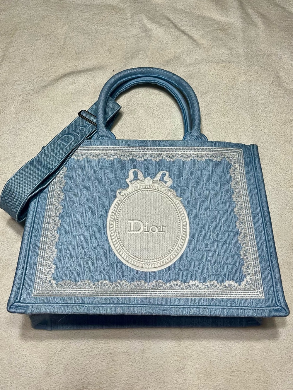 💙 DI0R. Blue Medium Oblique Celeste Embroidered Medallion Book Tote w/ Strap
